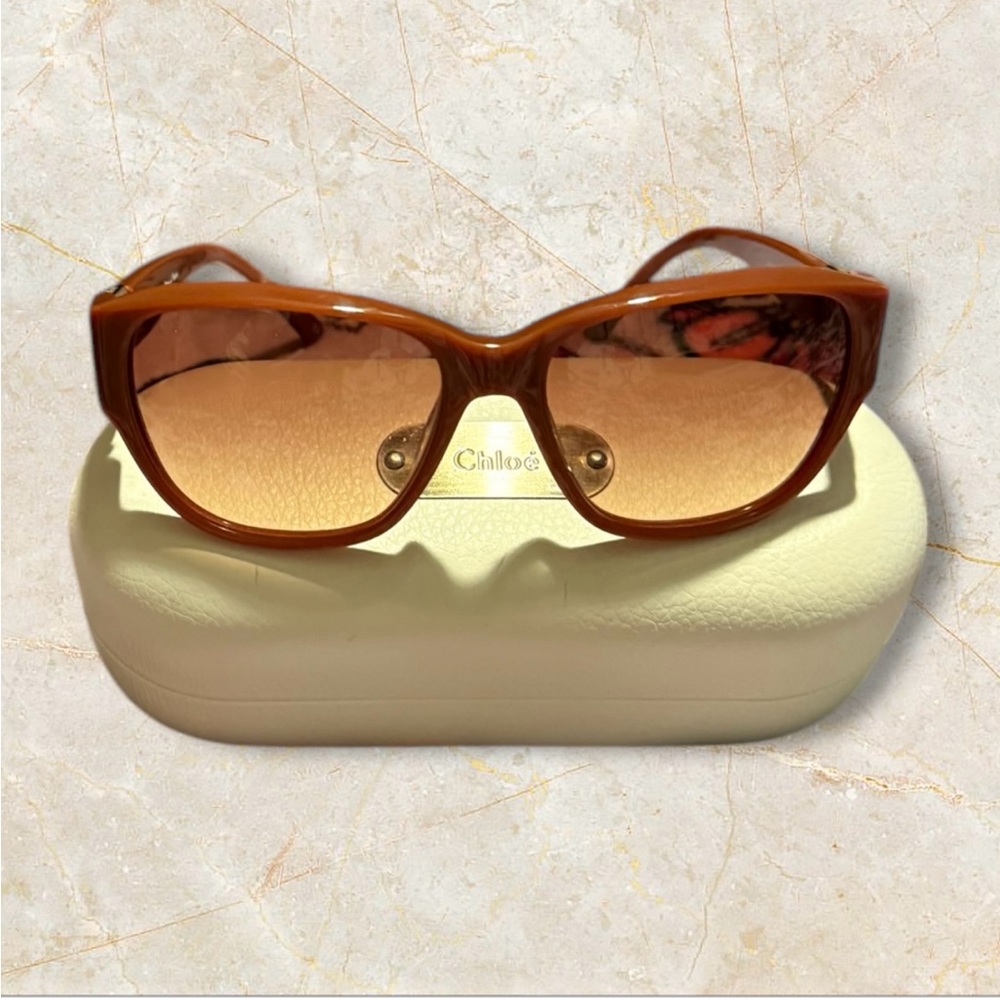 Gold Fashion Sunglasses with Gradient Lenses